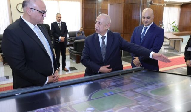 «رئيس الأكاديمية العربية» و «محافظ الإسكندرية» يبحثان الاستفادة من الخبرات العلمية في مشاريع تطوير المحافظة