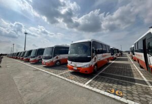 «المنصور للسيارات» تُصدر 100 حافلة إلى غانا