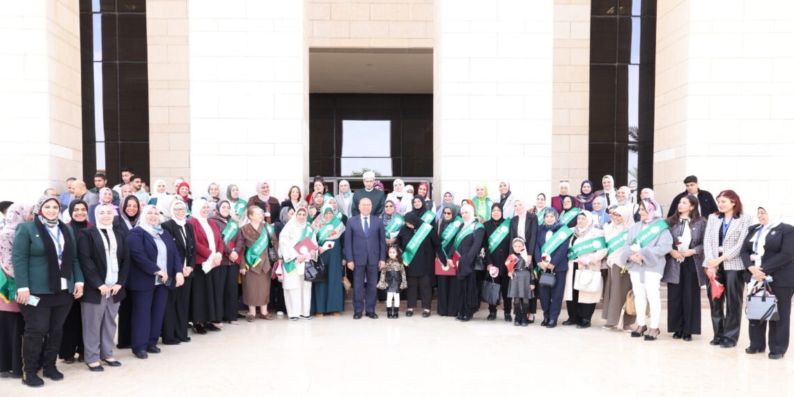 وزير النقل يكرم الأمهات المثاليات في وزارة النقل لعام 2026