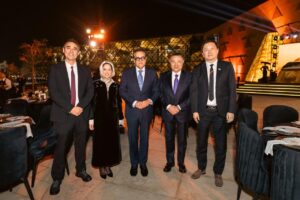 ROX ADAMAS، لأول مرة في مصر