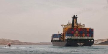 هل تأثرت حركة الملاحة بقناة السويس بسوء الأحوال الجوية