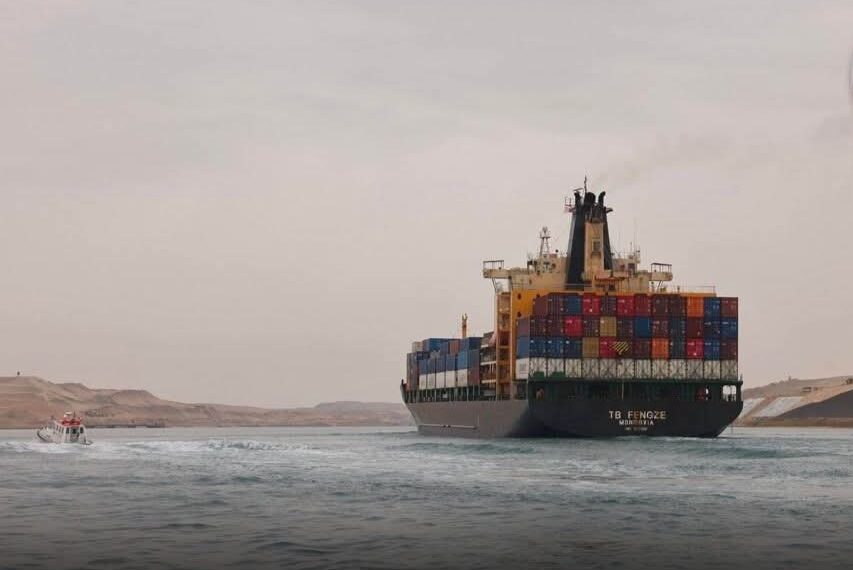 هل تأثرت حركة الملاحة بقناة السويس بسوء الأحوال الجوية