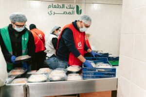 «إي آند مصر» تطلق مبادرة «طبق العيلة»