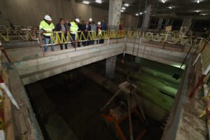 وزير النقل يتفقد محطة الملك الصالح 