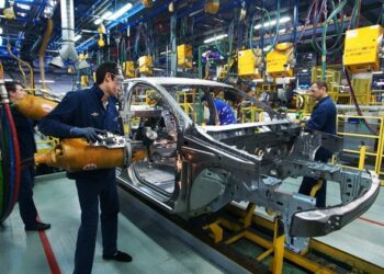 الحكومة تعيد برنامج تنمية صناعة السيارات لمساره الصحيح