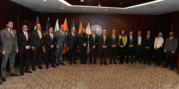 «الرقابة المالية» تُكرّم الدكتور محمد فريد