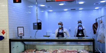 اللحوم الطازجة