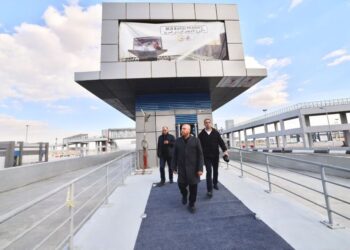 وزير النقل يتفقد المرحلة الثانية من مشروع الاتوبيس الترددي السريع 