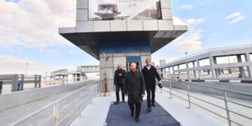 وزير النقل يتفقد المرحلة الثانية من مشروع الاتوبيس الترددي السريع 