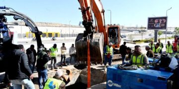 وزيرة الإسكان تتابع أعمال ربط خط مياه الشرب الرئيسي بزهراء المعادي