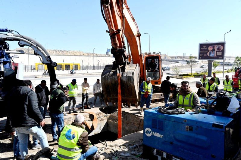 وزيرة الإسكان تتابع أعمال ربط خط مياه الشرب الرئيسي بزهراء المعادي
