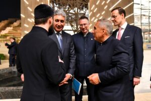 رئيس جمهورية تتارستان يزور المتحف المصري الكبير ويشيد بتجربة العرض المتحفي