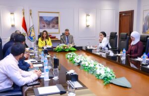 وزيرة التنمية المحلية والبيئة ومحافظ جنوب سيناء يستعرضان الموقف التنفيذي لمشروع شرم الشيخ مدينة خضراء