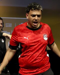 اختيار عمر «فانتوم» غوزي لمطاردة أكبر جائزة في كرة القدم