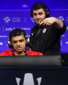 اختيار عمر «فانتوم» غوزي لمطاردة أكبر جائزة في كرة القدم