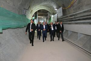 الرئيس السيسي يتفقد الأعمال الإنشائية لمشروع محطة الأهرامات بمحافظة الجيزة