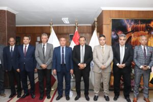 الهيئة العامة لموانئ البحر الأحمر وهيئة قناة السويس توقعان عقدًا لبناء وتوريد 4 قاطرات بحرية و 3 لنشات خدمة