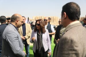 وزيرة التنمية المحلية والبيئة تقوم بزيارة ميدانية لأعمال غلق وتطوير مقلب العبور الجديدة