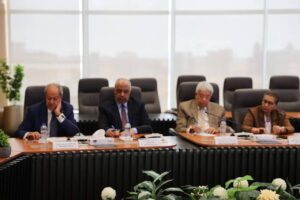 وزير المالية.. في حوار مفتوح مع عدد من المفكرين وخبراء الاقتصاد: