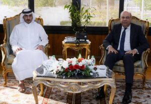 وزير الطيران المدني يبحث مع مجموعة شركات فهد آل ثان القطرية دراسة مشروع إنشاء مصنع لإنتاج وقود الطائرات المستدام (SAF) في مصر