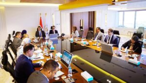 وزيرا التخطيط والصناعة يبحثان تسريع ترفيق المناطق الصناعية