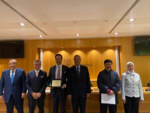 ربط التعليم اللوجستي بالتطبيق العملي وبناء كوادر قادرة على قيادة سلاسل الإمداد العالمية