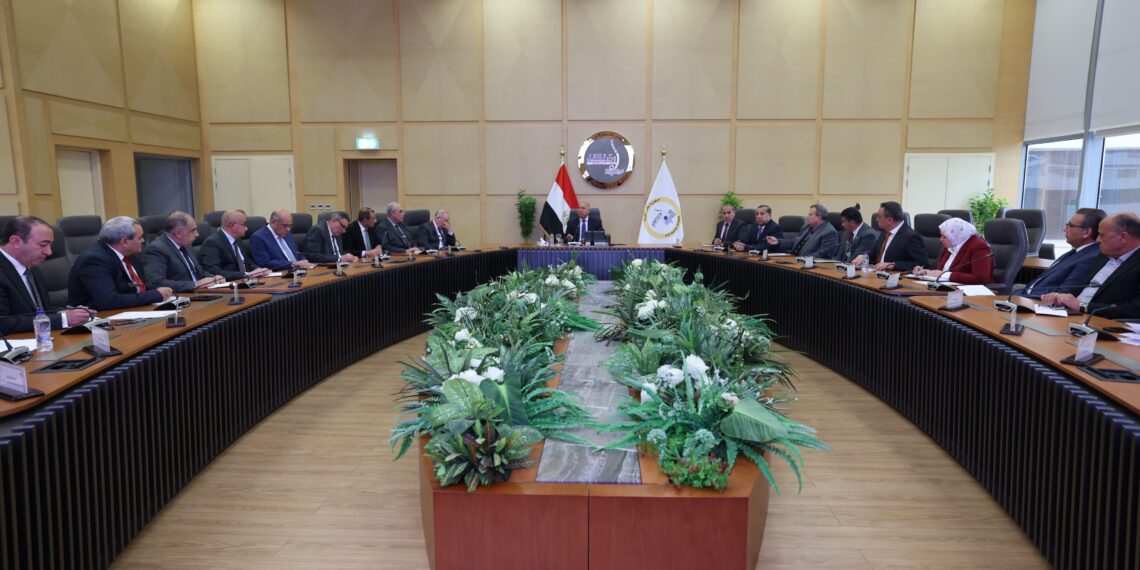 النقل: استعراض آلية العمل خلال الفترة القادمة تحت شعار  «تخفيض النفقات إلى أقصى حد وتعظيم الايرادات إلى أقصى حد»