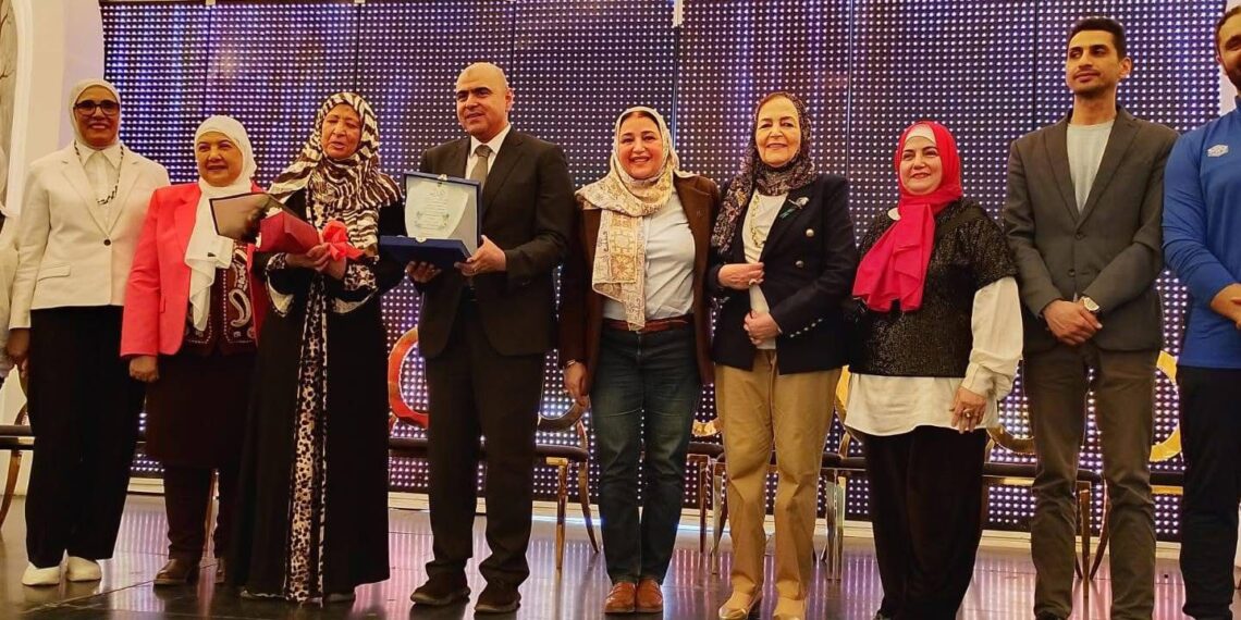 عبير عصام «الأم المثالية لعام 2026» 