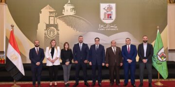 نشر ثقافة الاستثمار بالبورصة والتوعية بأهميتها لطلاب جامعة القاهرة