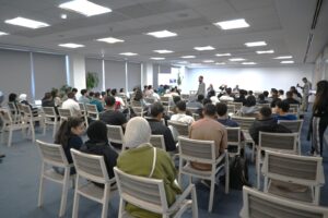 شركة «RAKICT» تستعرض مستقبل التدريب في الذكاء الاصطناعي لطلبة الهندسة من داخل الأكاديمية العربية بالقرية الذكية