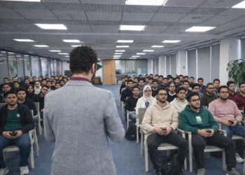 شركة «RAKICT» تستعرض مستقبل التدريب في الذكاء الاصطناعي لطلبة الهندسة من داخل الأكاديمية العربية بالقرية الذكية