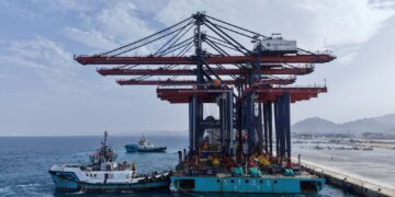 وصول ثلاث أوناش رصيف عملاقة و 6 أوناش ساحة إلى محطة سفاجا 2