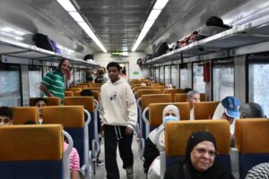 إقبال جماهيري ملحوظ على «قطار النزهة» لقضاء عطلة شم النسيم بالإسكندرية