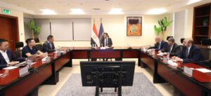 وزير الاتصالات يبحث مع شركة هونر HONOR العالمية خططها المستقبلية لتصنيع الهواتف الذكية في مصر بجودة عالية