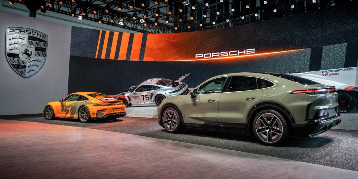 «بورشه» تطلق طرازين جديدين بالكامل بمعرض بكين الدولى للسيارات 2026
