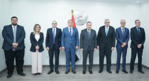 وزير التعليم العالي يبحث مع رئيس الرقابة المالية آليات نشر الثقافة المالية لطلاب الجامعات وفرص الاستفادة من الأنشطة غير المصرفية