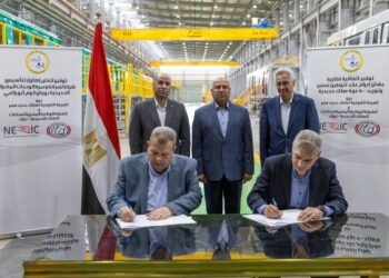 توقيع اتفاقيتين استراتيجيتين بين «سكك حديد مصر» و «نيرك» لتصنيع وتوريد 500 عربة ركاب سكك حديدية مكيفة