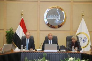 وزير النقل ومساعد الرئيس الروسي يوقعان مذكرة تفاهم لتعزيز التعاون الثنائي في مجال النقل البحري التجاري