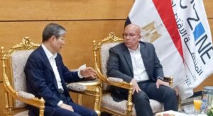 السفير الصيني يبحث فرص الاستثمار بموانئ المنطقة الاقتصادية والمناطق الصناعية