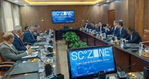 السفير الصيني يبحث فرص الاستثمار بموانئ المنطقة الاقتصادية والمناطق الصناعية