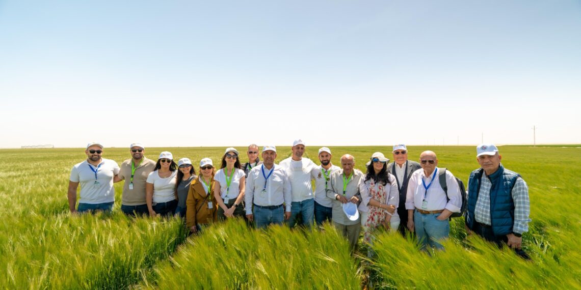 «الأهرام للمشروبات» تشهد افتتاح موسم حصاد الشعير 2026 بشرق العوينات