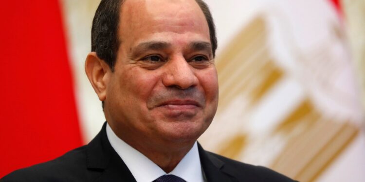 الرئيس السيسي: 1500 جنيها شهريًا منحة استثنائية للعمالة غير المنتظمة لمدة 3 أشهر