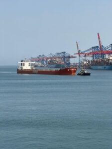 «ميناء شرق بورسعيد» يستقبل السفينة «MV PAROSHIP»