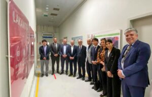 رئيس اقتصادية قناة السويس يستقبل سفير اليابان بالقاهرة لبحث فرص التعاون في المجالات الصناعية والتكنولوجية