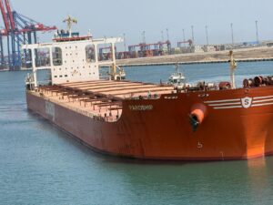 «ميناء شرق بورسعيد» يستقبل السفينة «MV PAROSHIP»