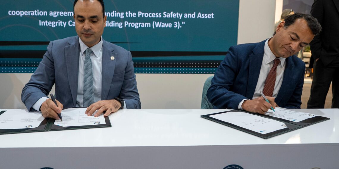 «وزارة البترول» و «ميثانكس» مصر توقّعان اتفاقية جديدة
