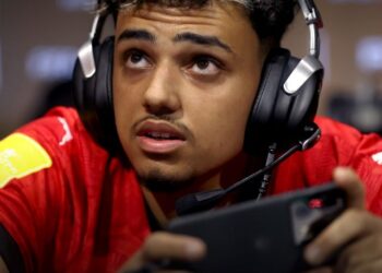 اختيار عمر «فانتوم» غوزي لمطاردة أكبر جائزة في كرة القدم