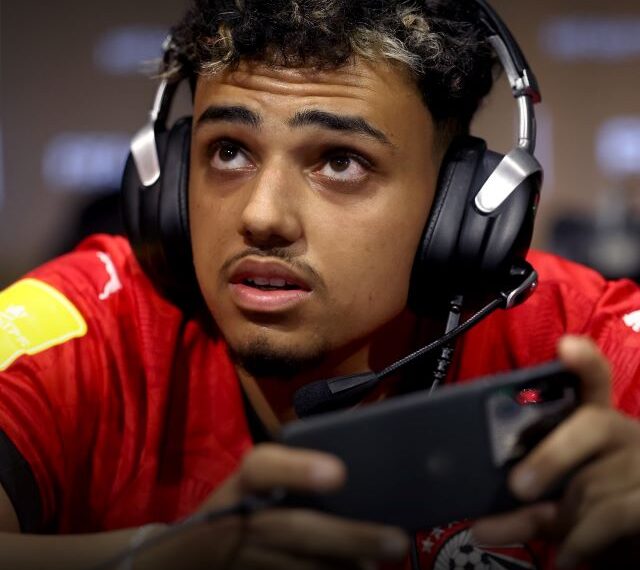 اختيار عمر «فانتوم» غوزي لمطاردة أكبر جائزة في كرة القدم