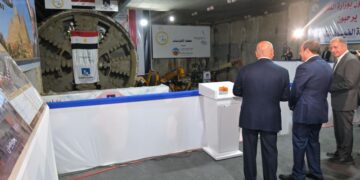 الرئيس السيسي يتفقد الأعمال الإنشائية لمشروع محطة الأهرامات بمحافظة الجيزة