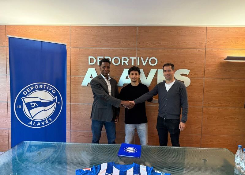 اللاعب «عمر ياسر» ينتقل إلى نادي «ديبورتيفو ألافي الأسباني» اول يوليو